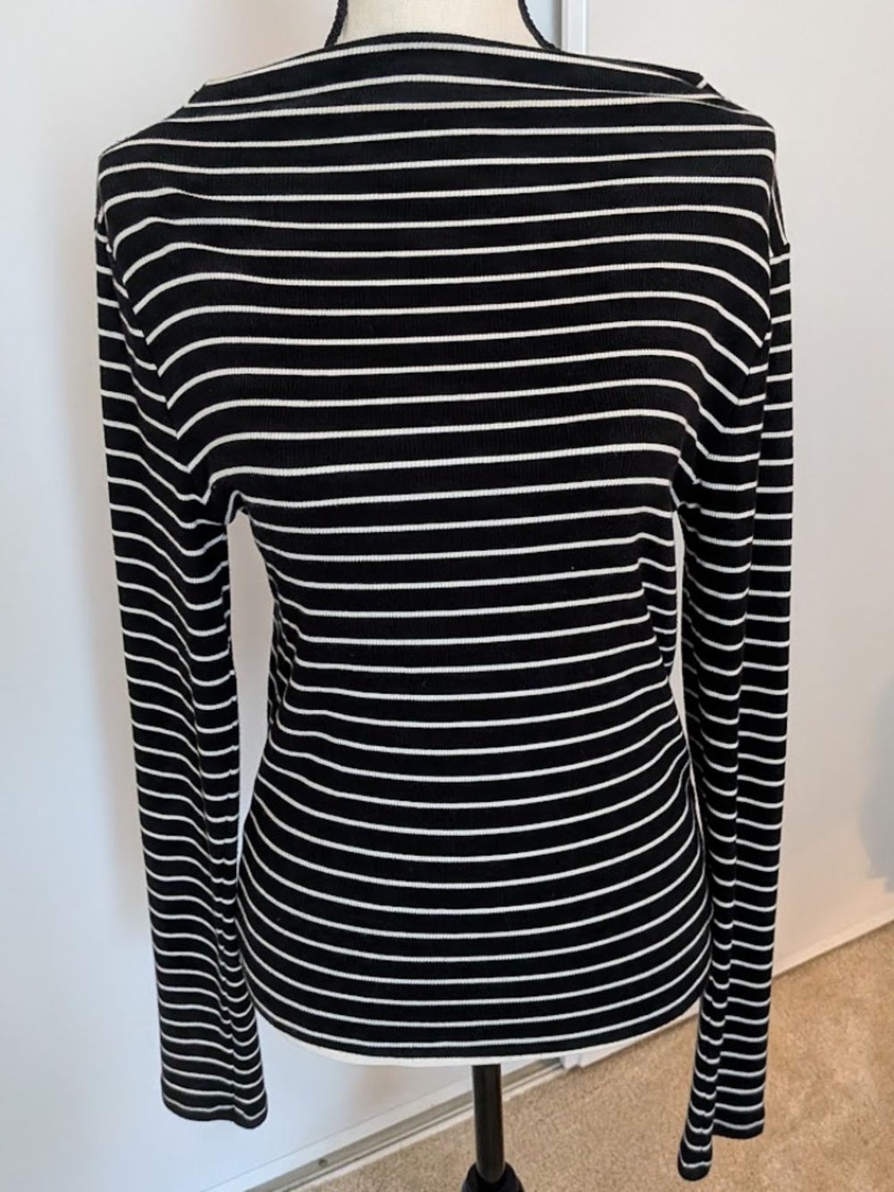 GAP Long Sleeve Black & White Striped Boatneck Top (M)